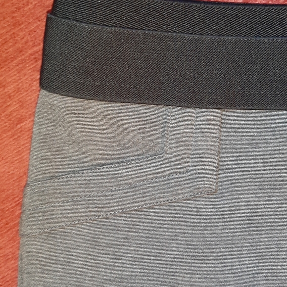 BCBG skirt stretch wool pencil skirt - Picture 3 of 5